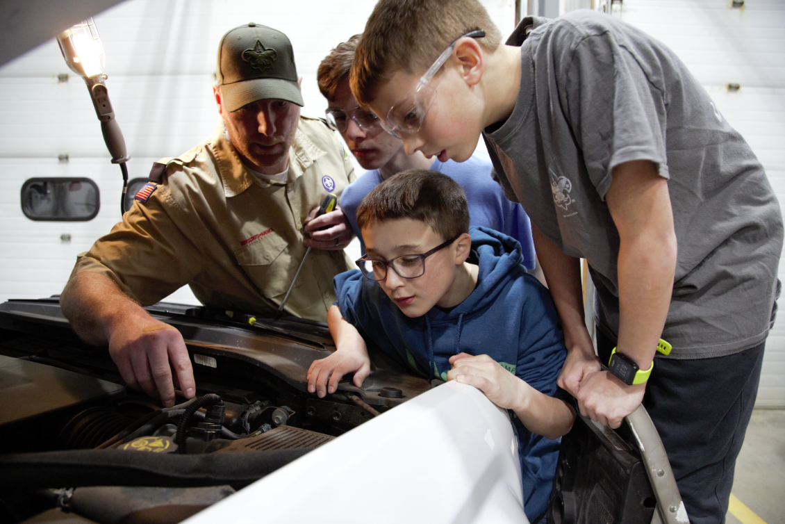 Versant Power employee Shane Tatro volunteers with his local Cub Scout troop in early 2020.